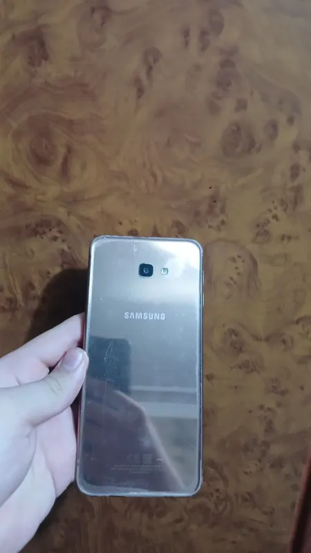 samsung j4+ — фото 1