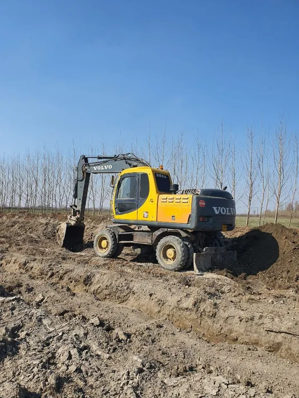 Екскаватор 135 сотилади 2 Екскаватор 135 сотилади 2