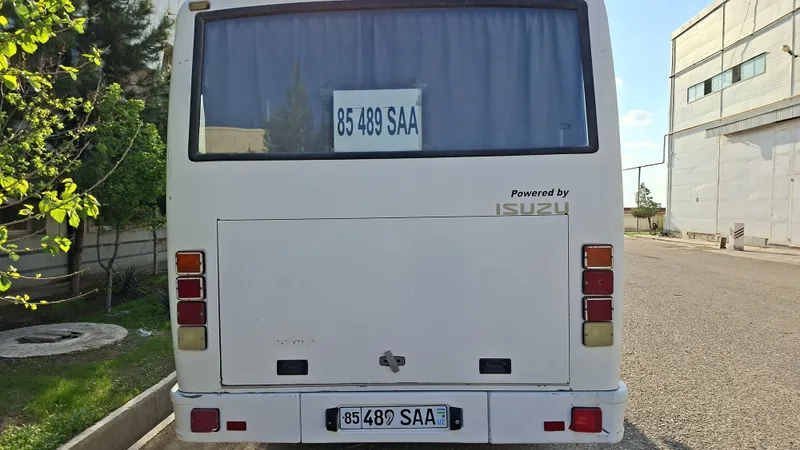 AVTOBUS ISUZU NP37 сотилади — фото 1