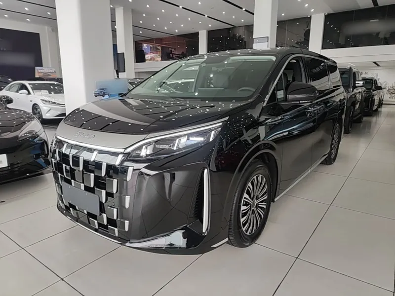 BYD M9, 2025 gibrid 7 oʻrindiqli 1 BYD M9, 2025 gibrid 7 oʻrindiqli 1