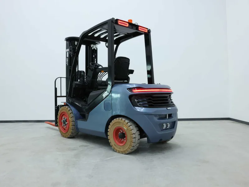 Вилочный электропогрузчик Royal Forklift 3 тонны Кара Kara — фото 1