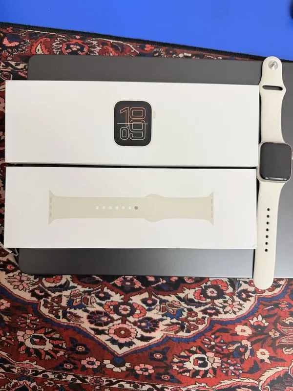 Apple watch se3 40 starlight