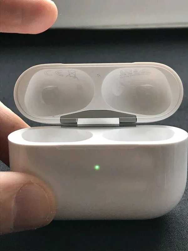 AirPods Pro 1 Case/Кейс Оргинал 100% Только кейс. 1 AirPods Pro 1 Case/Кейс Оргинал 100% Только кейс. 1