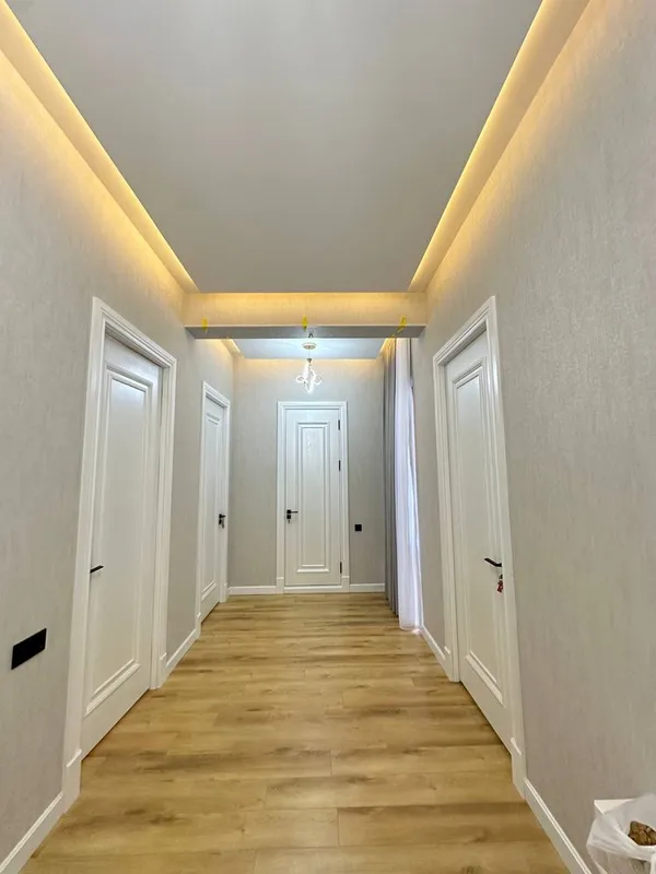 Uy sotiladi 4 xona Sergeli Xonabod 11 bekat 7