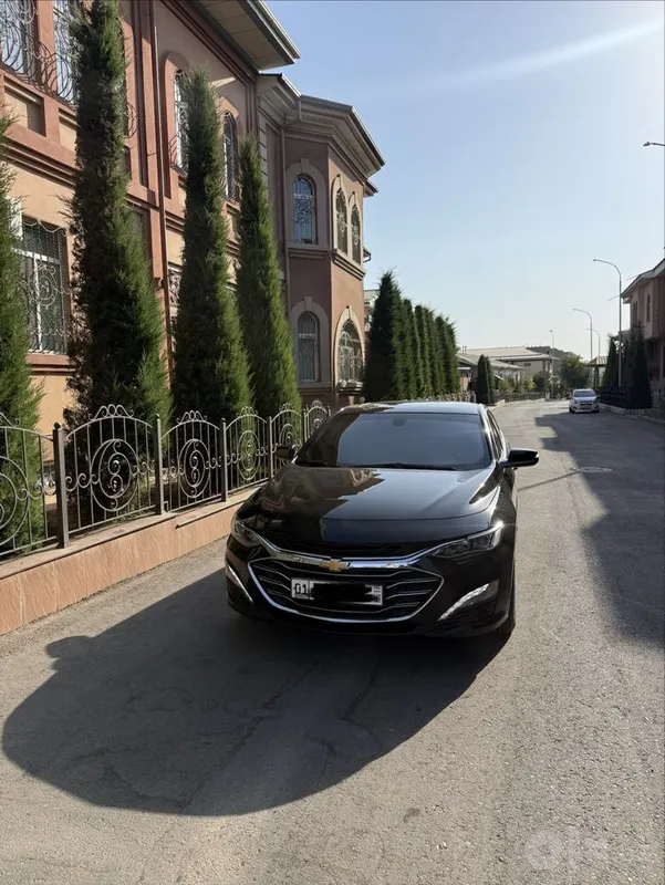 Malibu Premier 2022 года, чёрный 1 Malibu Premier 2022 года, чёрный 1
