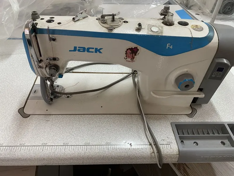 Продам швейные машинки Jack 2