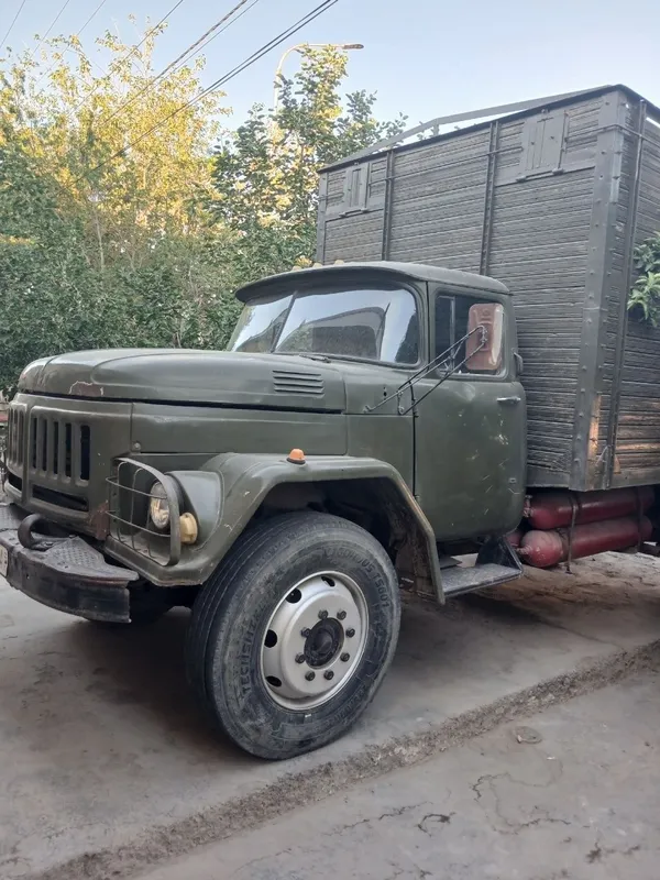 Zil sotilad zil.