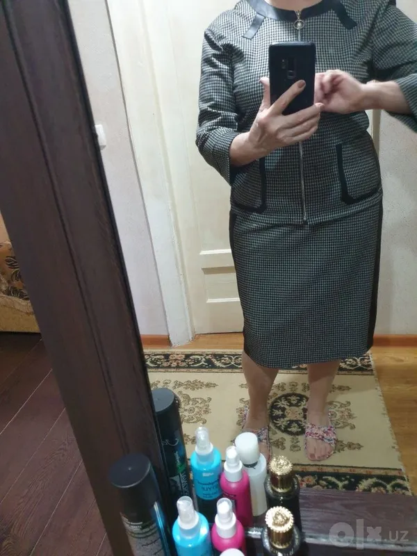 Продаю костюм,юбка и кофта на молнии. 3 Продаю костюм,юбка и кофта на молнии. 3