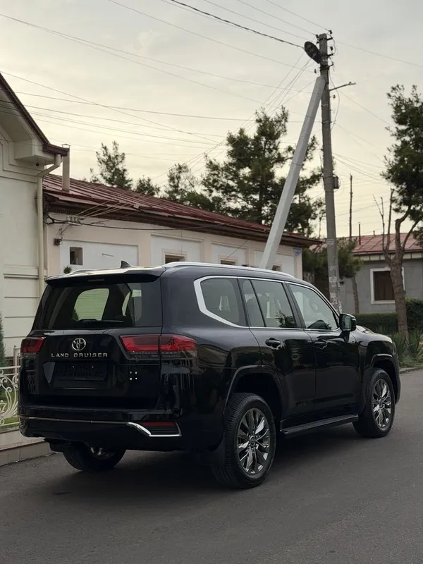 Toyota land cruiser 300 — фото 2