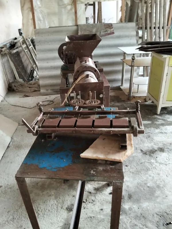 Sovun chiqaradigan aparat sotiladi holati yaxshi. Narxi kelishiladi 3