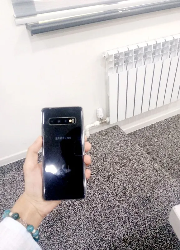 Samsung Galaxy S10 — фото 2