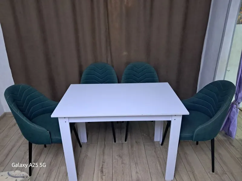 Продам стол со стульями 1 Продам стол со стульями 1