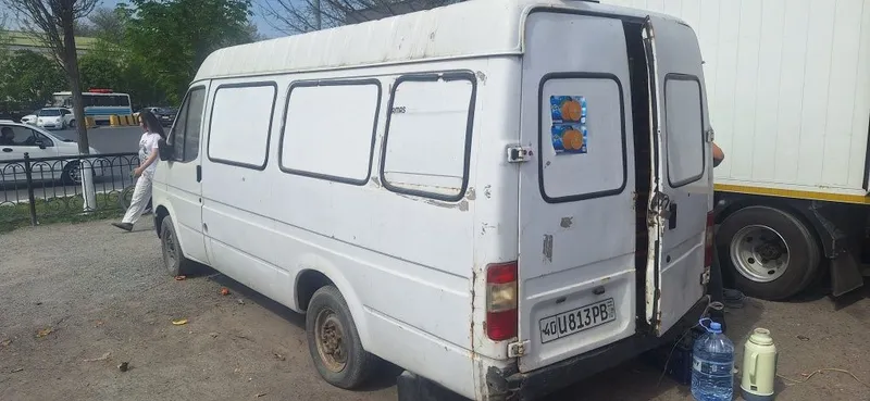 Ford 1989 yil Salarkada Balonlari Yangi Saloni zo'r xolada Izatermiz 4 Ford 1989 yil Salarkada Balonlari Yangi Saloni zo'r xolada Izatermiz 4