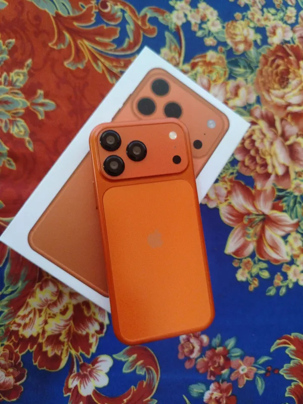 Ipone 17 pro max bir ga bir ishlangan kichkinasi