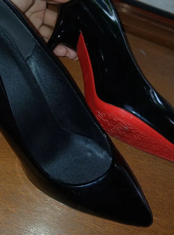 Louboutin ayollar poyabzali — фото 1