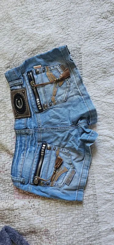 shorti 4 shorti 4
