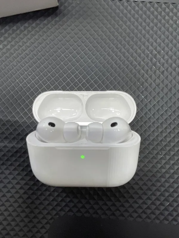 AirPods Pro 3, бывшие в употреблении 5 AirPods Pro 3, бывшие в употреблении 5