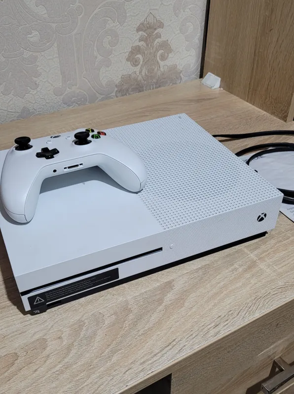 Xbox One S 512GB Model 1681