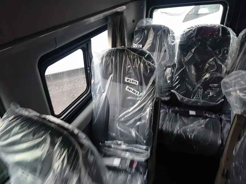 Jac Sanre yangi microavtobus 2 Jac Sanre yangi microavtobus 2