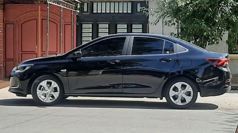 Chevrolet Onix 2023 — фото 2
