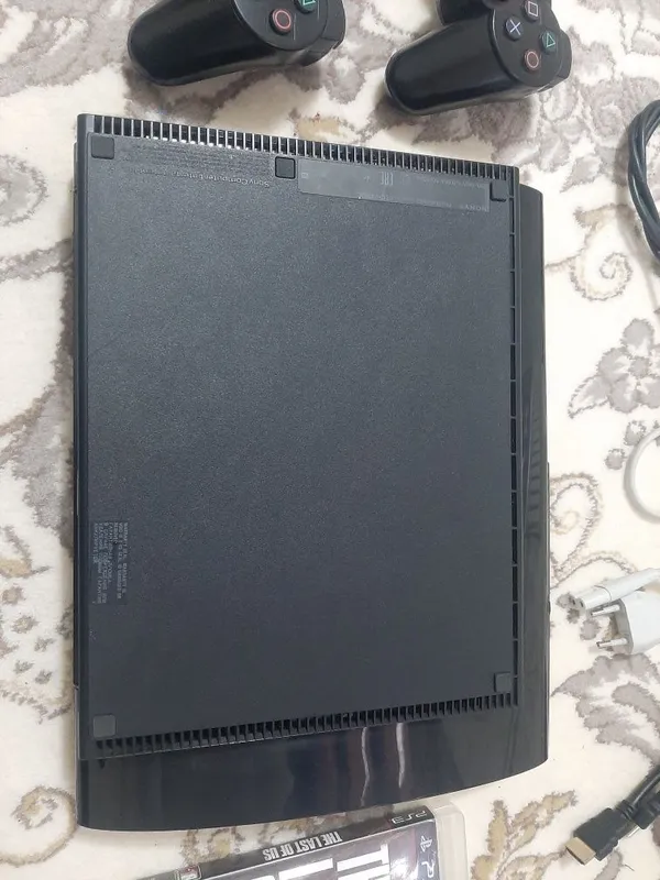 PS3 Super Slim консоль — фото 4