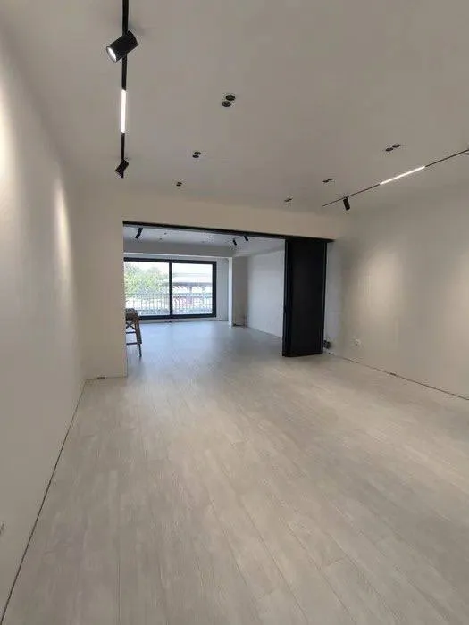 4 xonali kvartira, 155 m2, Yakkasaroy 7