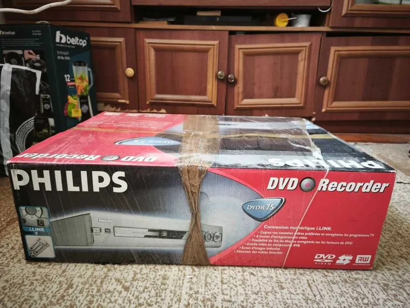 Philips DVDR75 DVD Recorder. Сделано в Венгрии. 1 Philips DVDR75 DVD Recorder. Сделано в Венгрии. 1