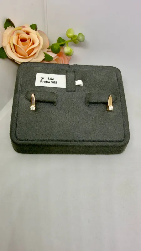 Серьги 585 пробы из красного золота Серьги 585 пробы из красного золота