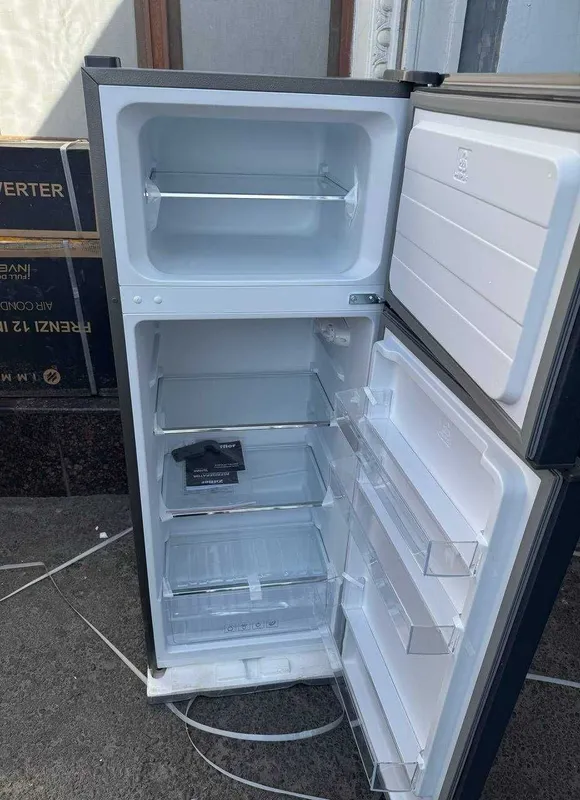 Холодильник Ziffler DRF-TF-210S DeFrost 210 л 2