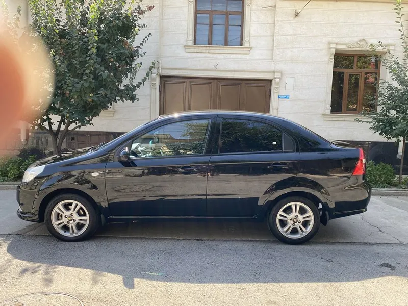 Qora nexia 3 aftomat idial moshina navarotlari bor manitor pult 906 3