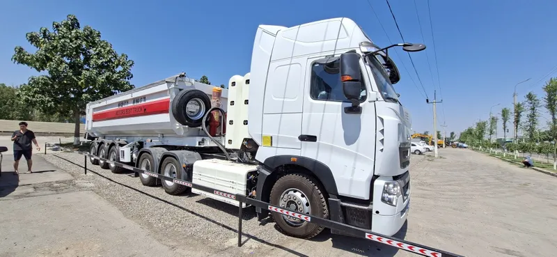 2026й июль Howo T7H-G газовый тягачлар етиб келди 3 2026й июль Howo T7H-G газовый тягачлар етиб келди 3