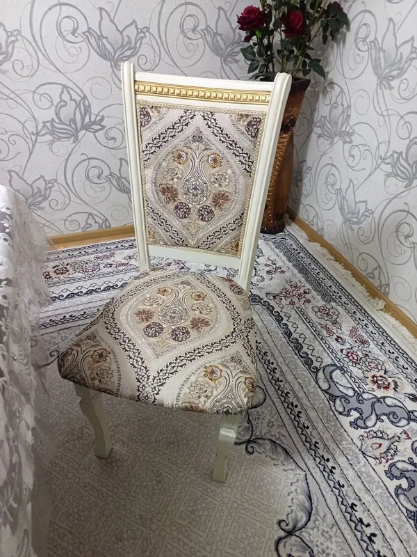 Продаётся стул 2 Продаётся стул 2