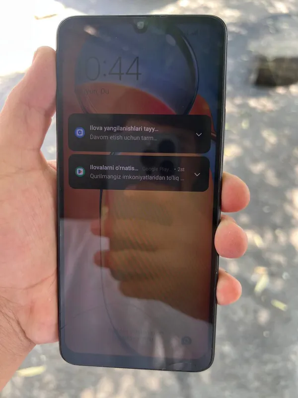 Redmi 13 C 8/256 Sotiladi aybi yog narxi 800 min 4