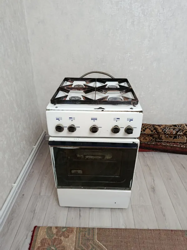Газ плитаси сотилади.