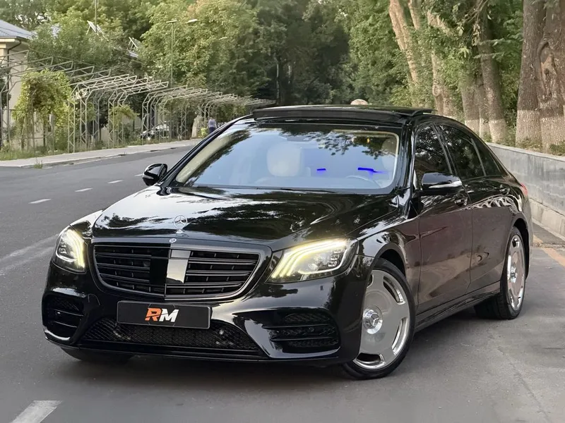 Mercedes Benz W222 S560 Long 1