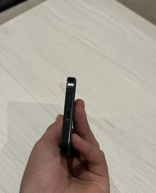 Iphone 15 pro max dark blue 3