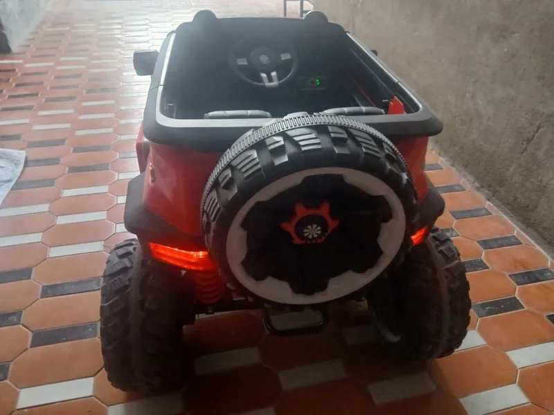 Bolalar uchun mashina pulti bilan,max 40 kg gacha — фото 3
