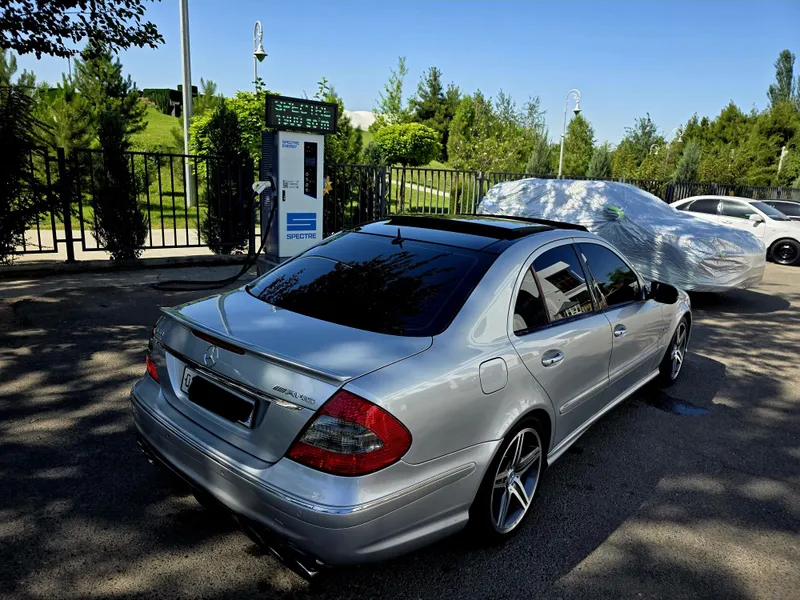 Mercedes benc 63 AMG 211 5 Mercedes benc 63 AMG 211 5