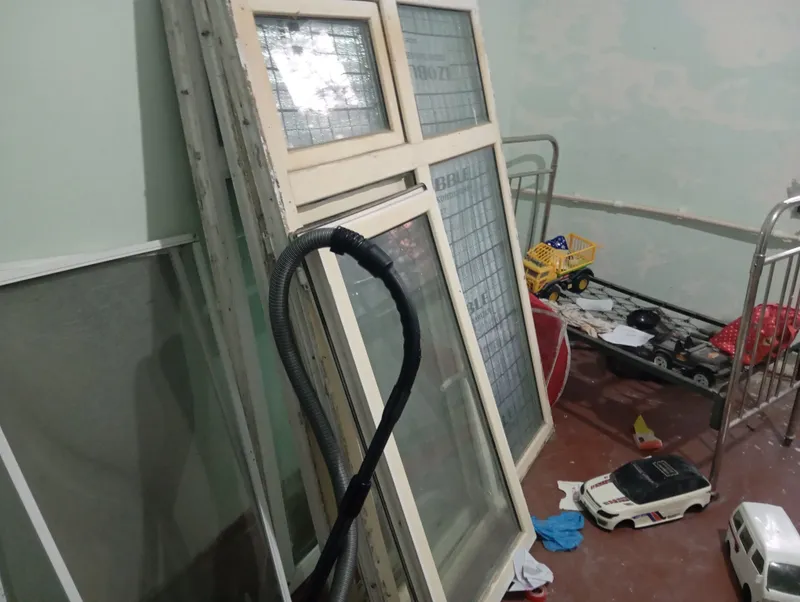 Продаются три б/у окна Аква Пласт