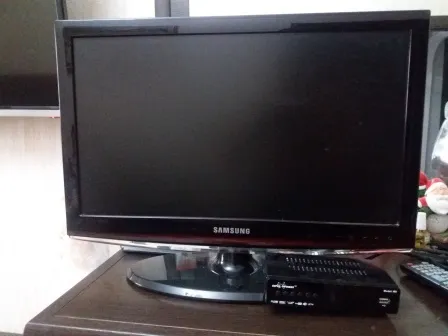 TV tyuneri bilan original 22" monitor 1 TV tyuneri bilan original 22" monitor 1