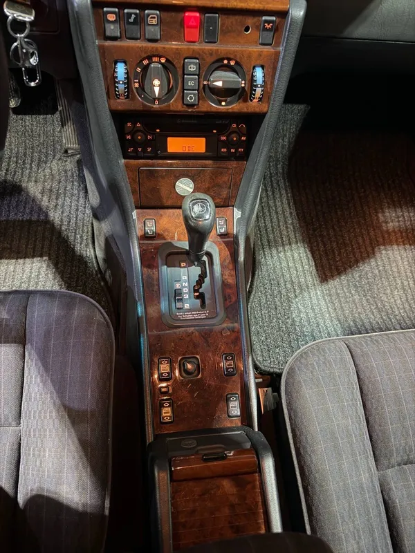 Продаётся Mercedes Benz w124 E320 отличном состоянии 4 Продаётся Mercedes Benz w124 E320 отличном состоянии 4