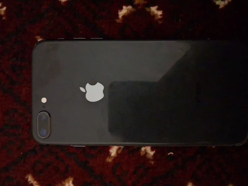 Iphone 8 plus sotladi — фото 2