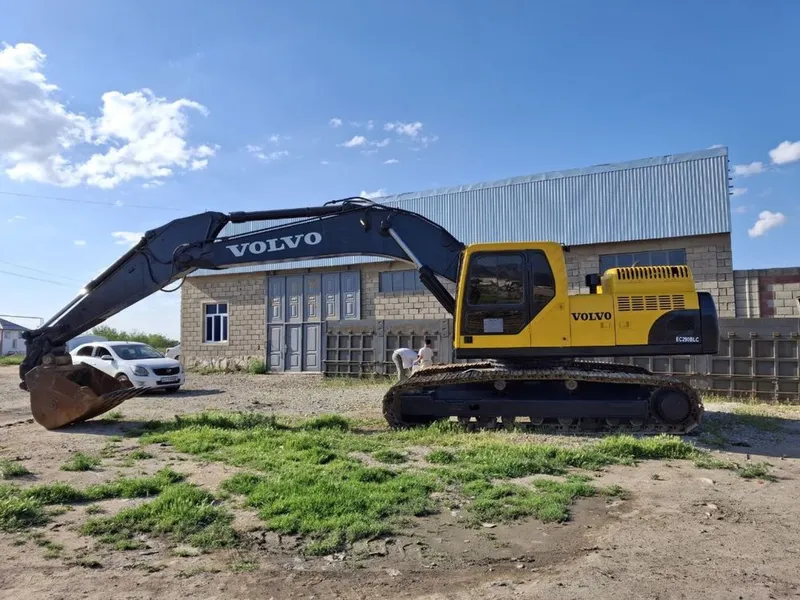 Вариантга Экскаватор VOLVO 290 талик срочно сотилади