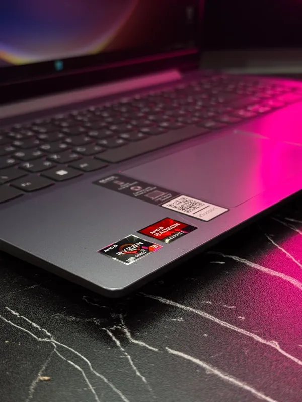 Noutbuk Lenovo Ideapad Slim 3 — фото 3