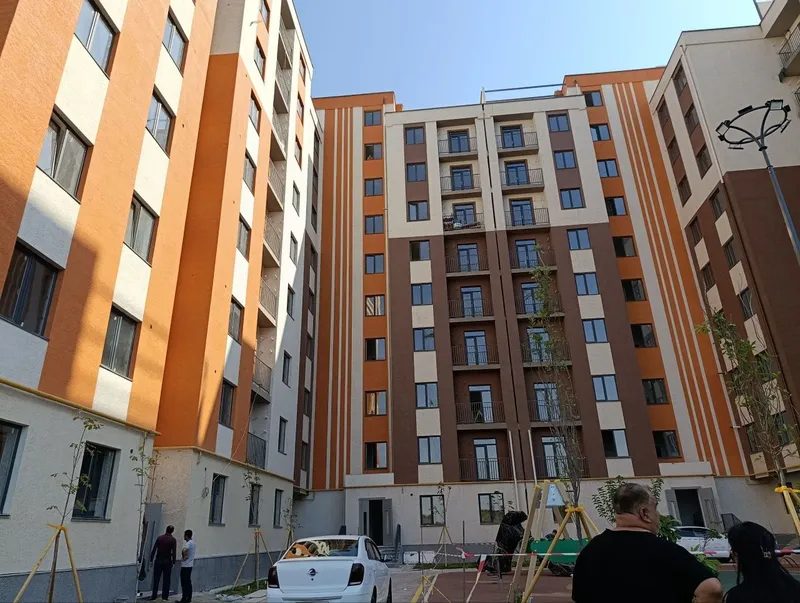 Срочно продается квартира с кадастром в Новостройке в Чирчике — фото 1