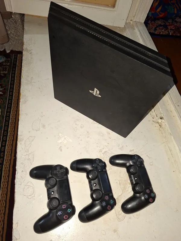 PlayStation 4 Pro 1 ТБ 1 PlayStation 4 Pro 1 ТБ 1