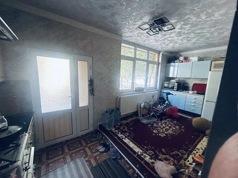Dehqon bozori yonida 3xonali kv sotiladi 1 Dehqon bozori yonida 3xonali kv sotiladi 1