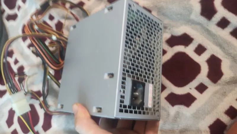 Продам блок питания и видео картудля компьютера почти новый. 450 w 3 Продам блок питания и видео картудля компьютера почти новый. 450 w 3