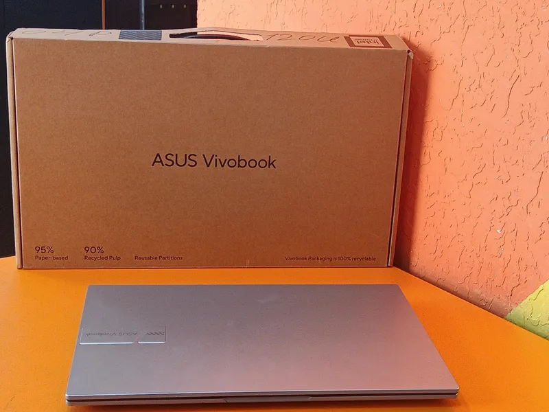 Ноутбук Asus Vivobook (как новый) — фото 2