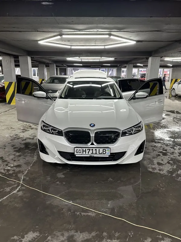 BMW i3 35 L Elektromobil 2